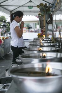 best oil lamp for light
